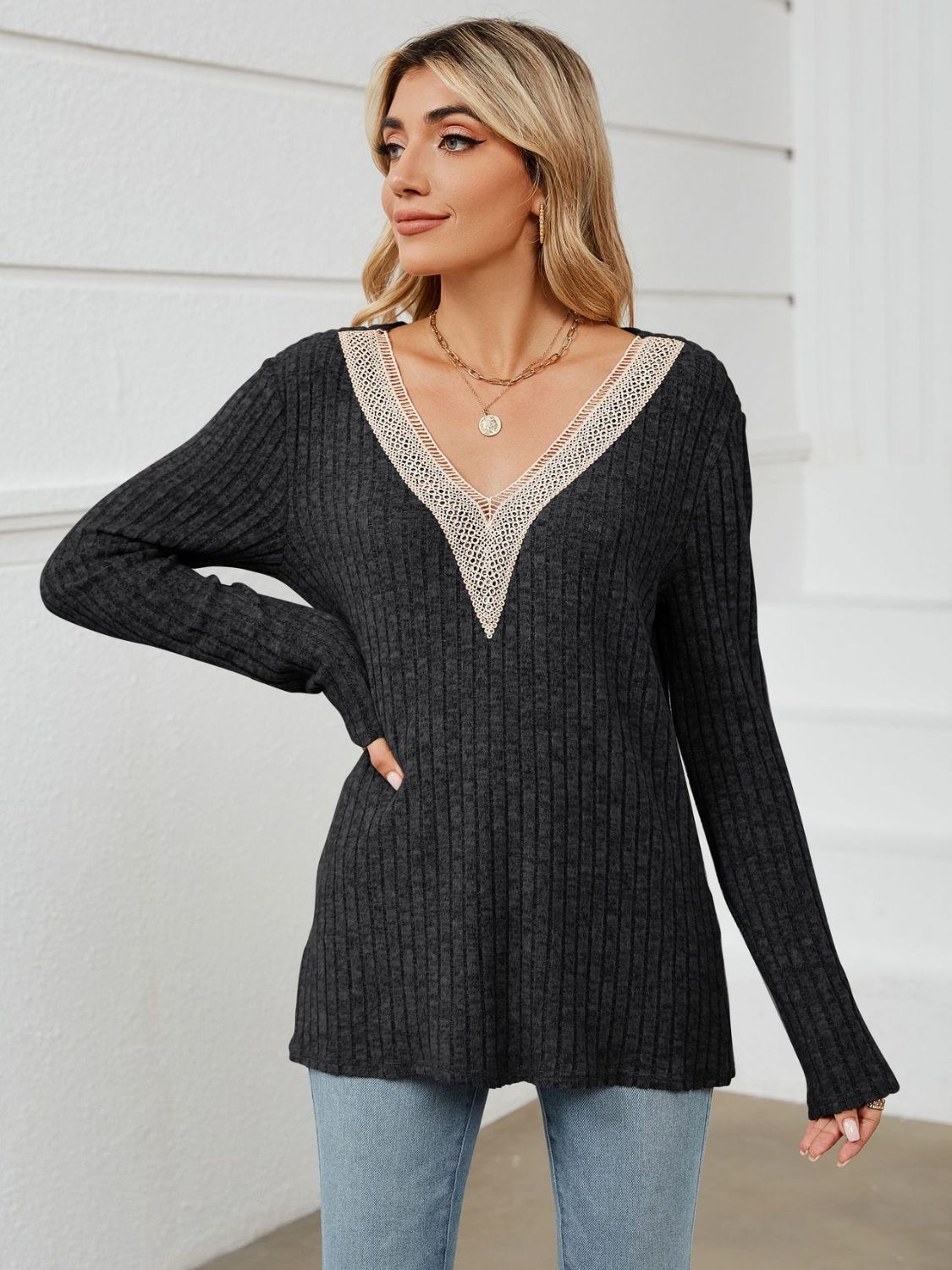 Contrast V-Neck Long Sleeve Blouse