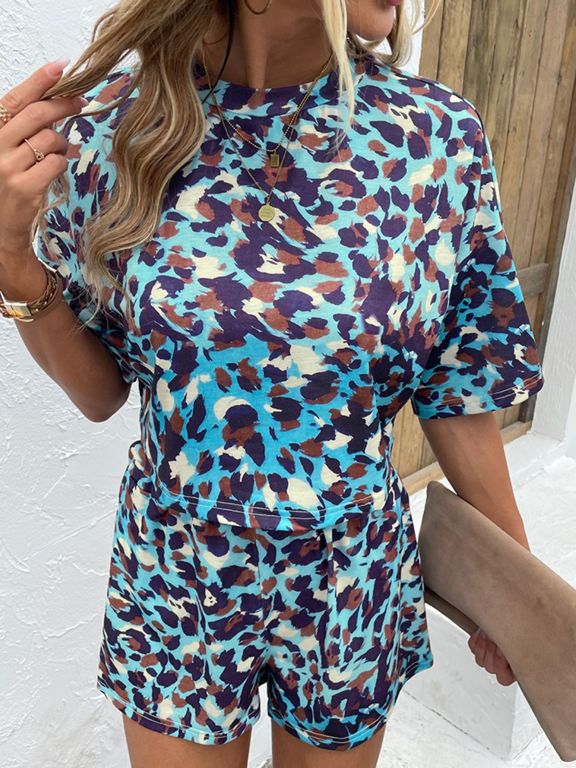 Shiny Printed Round Neck Half Sleeve Top and Shorts Set